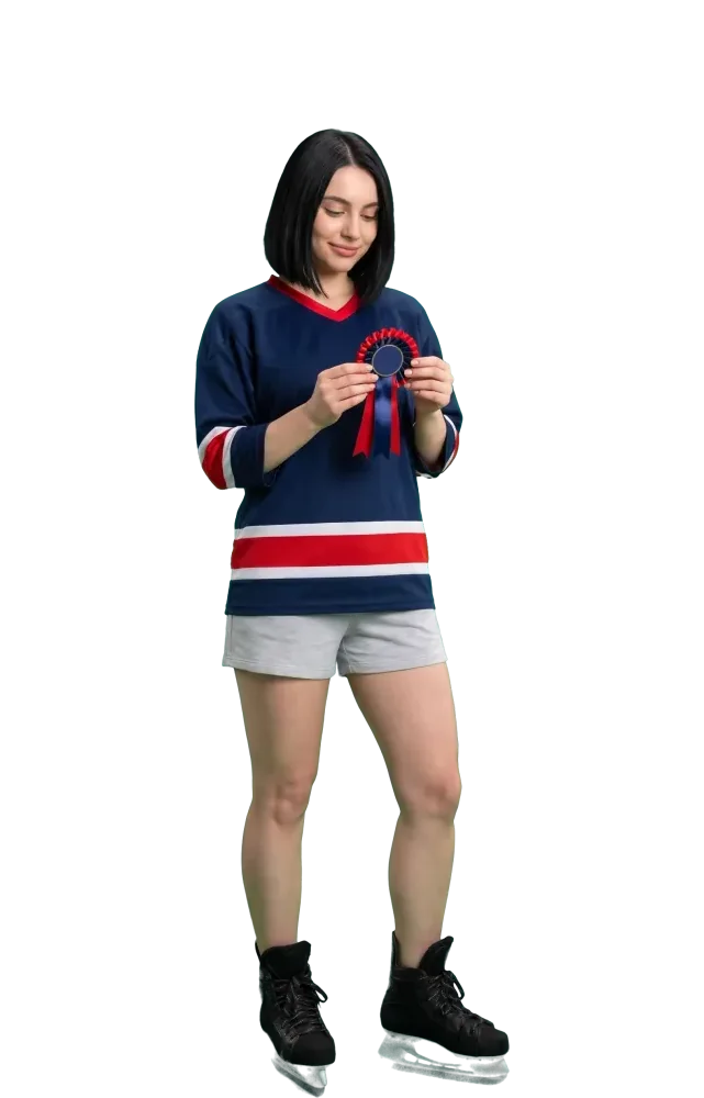 Woman holding a blue and red ribbon rosette